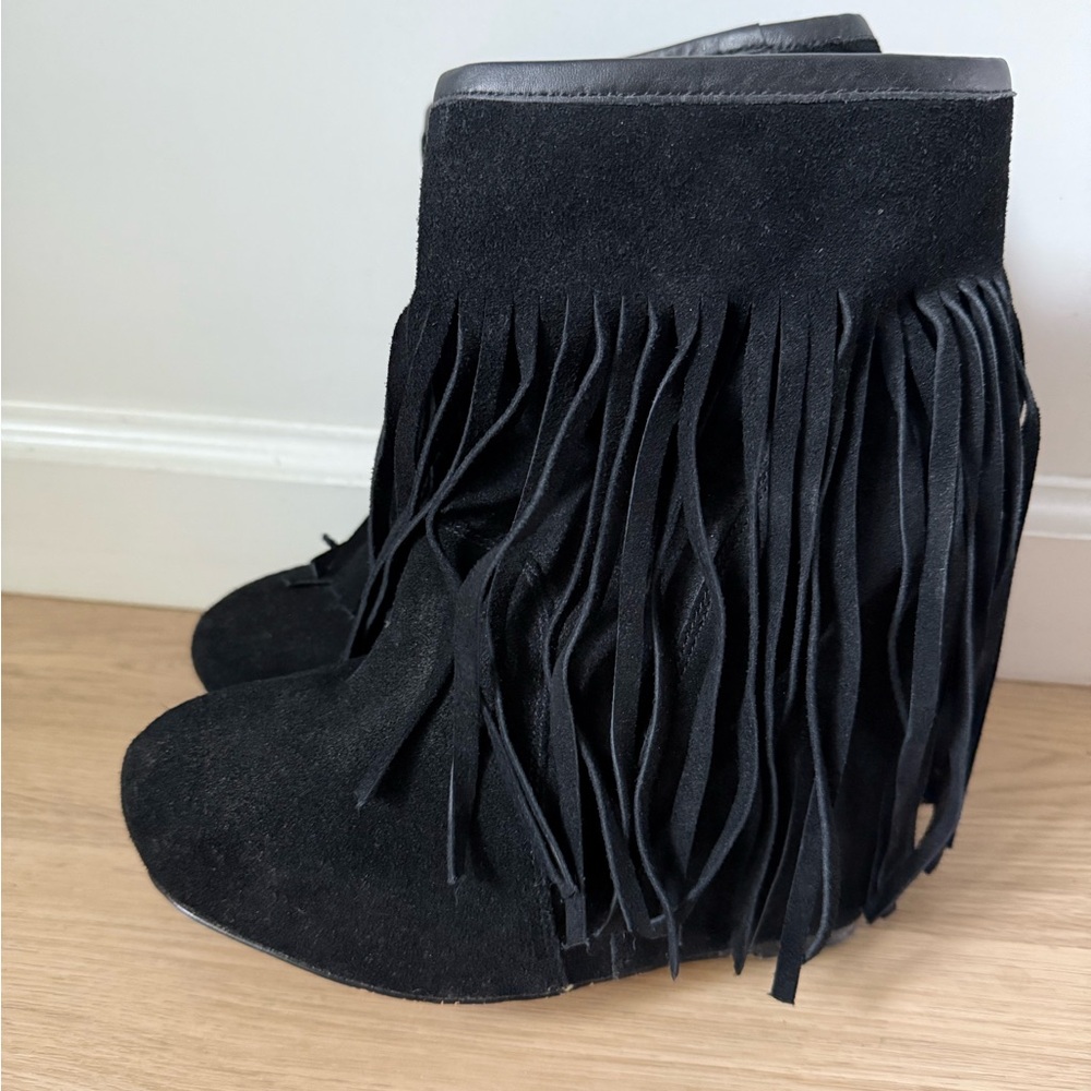 Koolaburra Black “Veleta” Fringe Wedge Booties